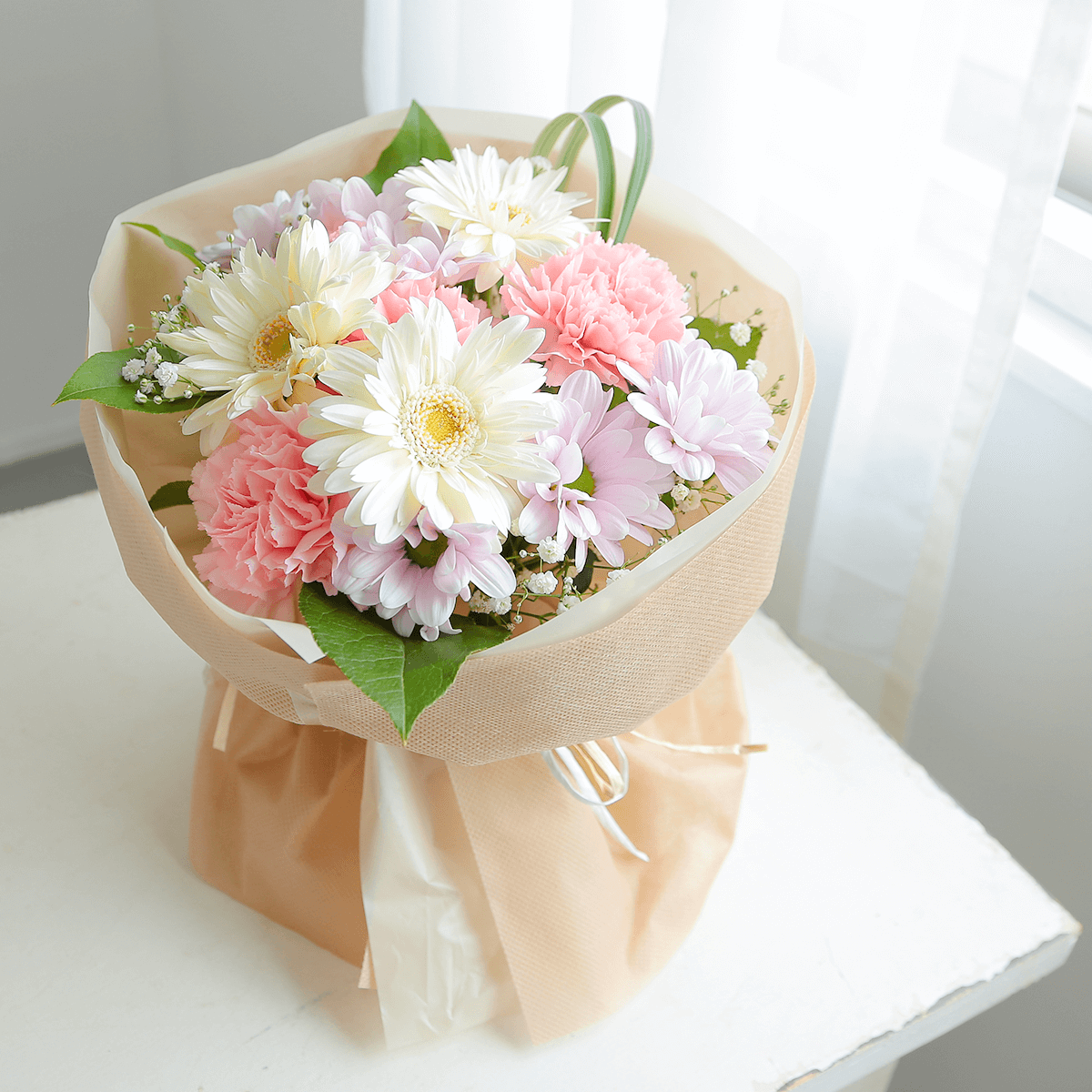 【お供え花・仏花】花瓶要らずでそのまま飾れる花束|スタンドブーケ「セレモニーミックス」。ペットのお供えのお花にもオススメ。花屋の通販|大阪の花屋01