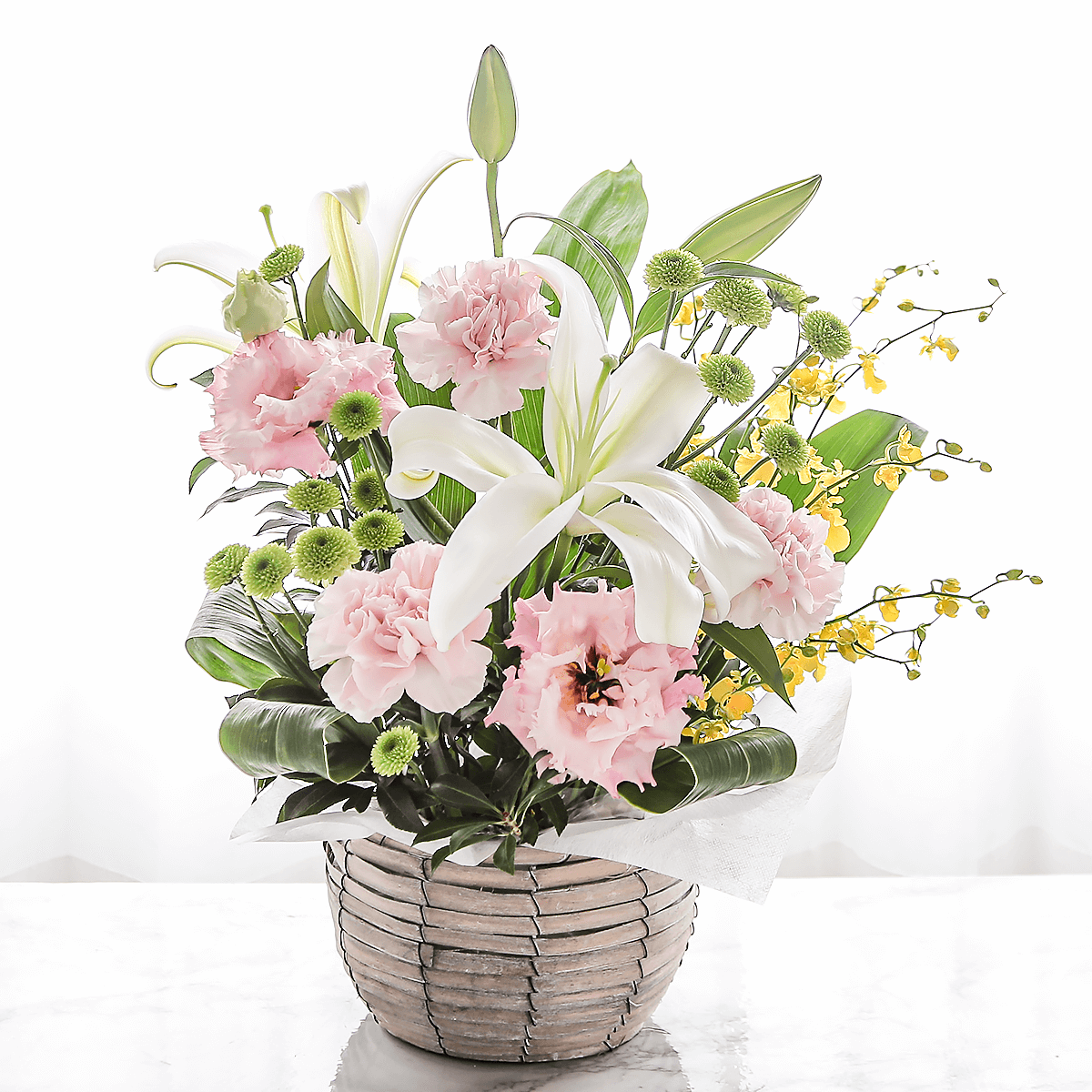 【お供え花・仏花】花瓶要らずでそのまま飾れるアレンジメント「レェーヴ ホワイトピンク」。ペットのお供えのお花にもオススメ。花屋の通販|大阪の花屋03