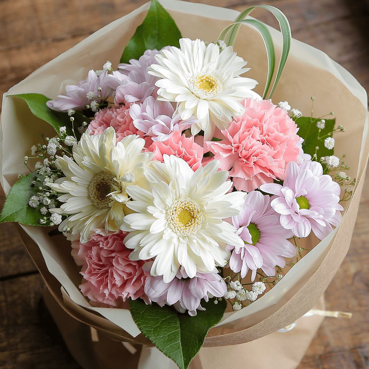 【お供え花・仏花】花瓶要らずでそのまま飾れる花束｜スタンドブーケ「セレモニーミックス」。ペットのお供えのお花にもオススメ。花屋の通販｜大阪の花屋02