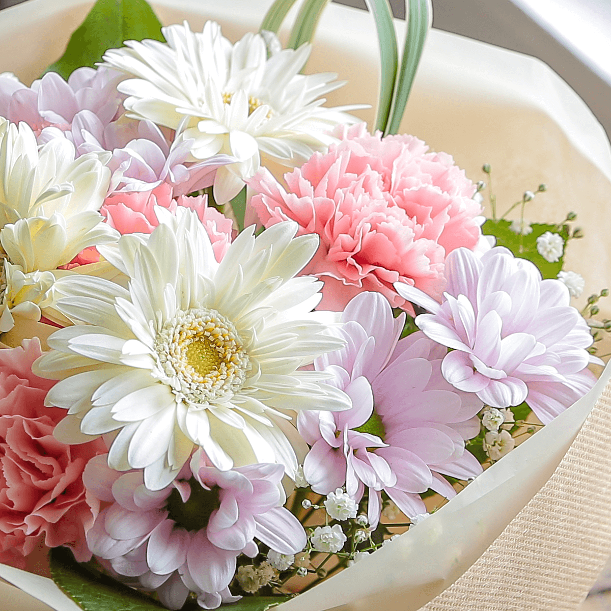 【お供え花・仏花】そのまま飾れる花束|スタンドブーケ「セレモニーミックス」(お線香セット)ペットのお供えのお花にもオススメ。花屋の通販|大阪の花屋04