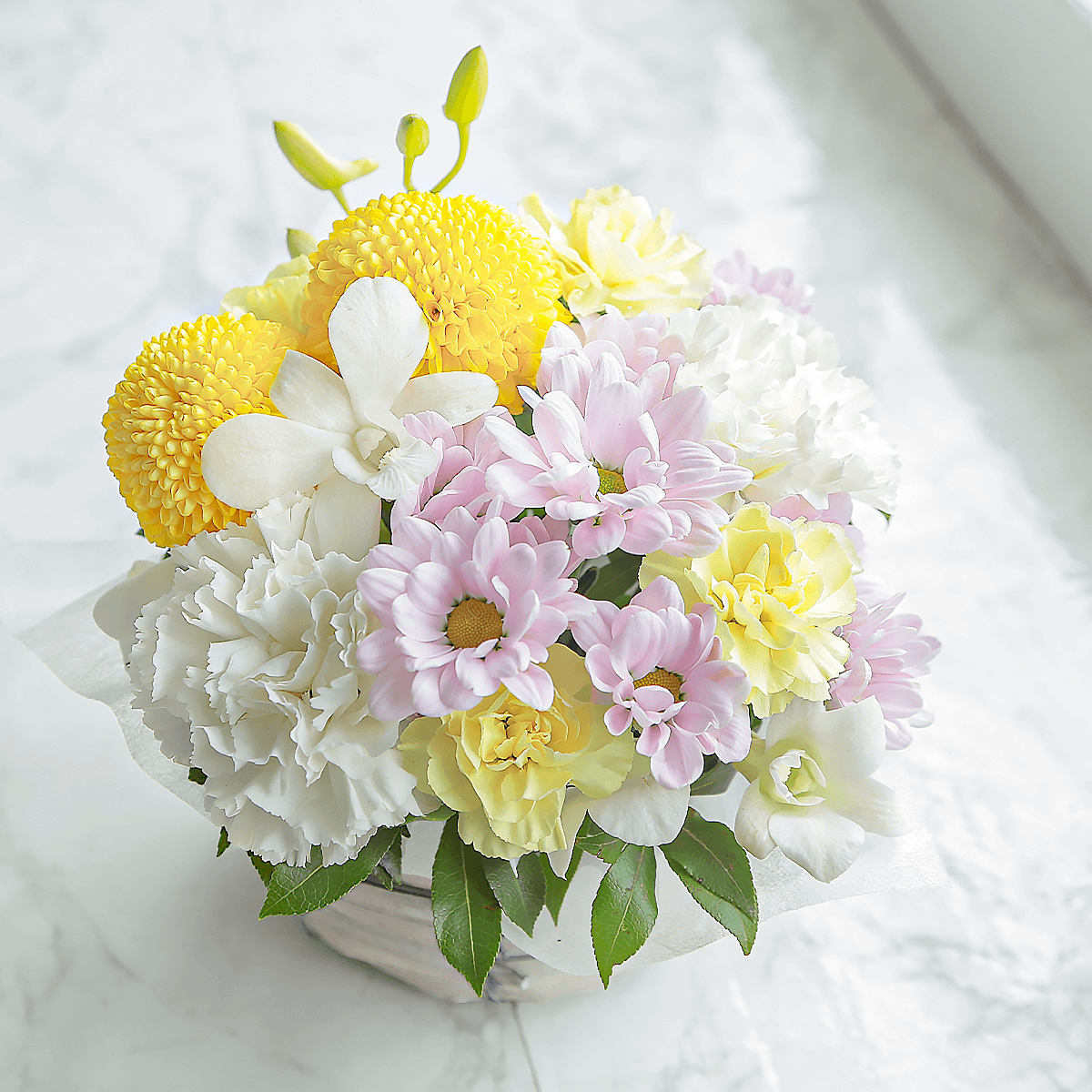 【お供え花・仏花】花瓶要らずでそのまま飾れるアレンジメント「メモワール」。ペットのお供えのお花にもオススメ。花屋の通販｜大阪の花屋06