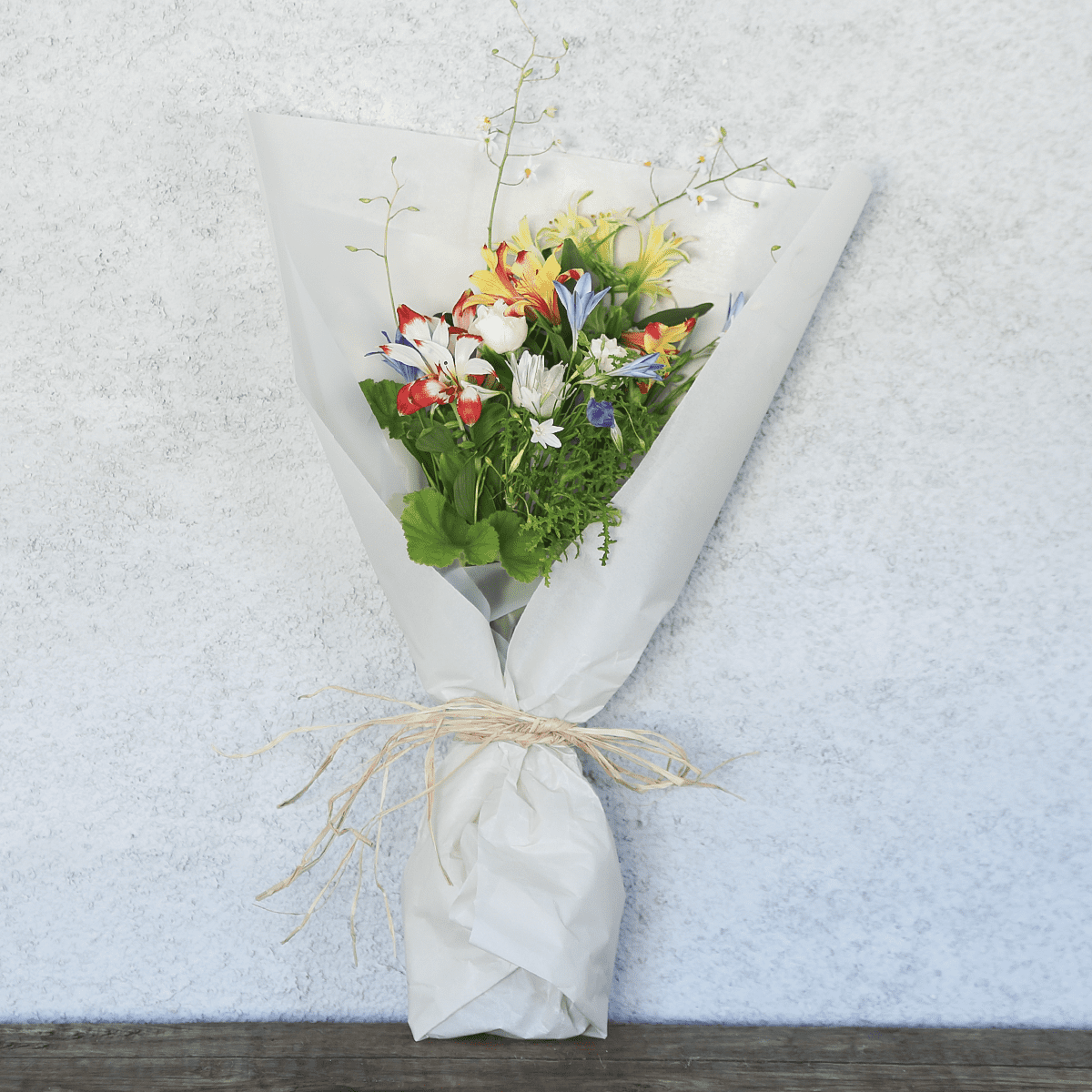 Limited-time offer: 2024 Zodiac Birthday Bouquet / Cancer / Small Size, supervised by astrology writer Saya
