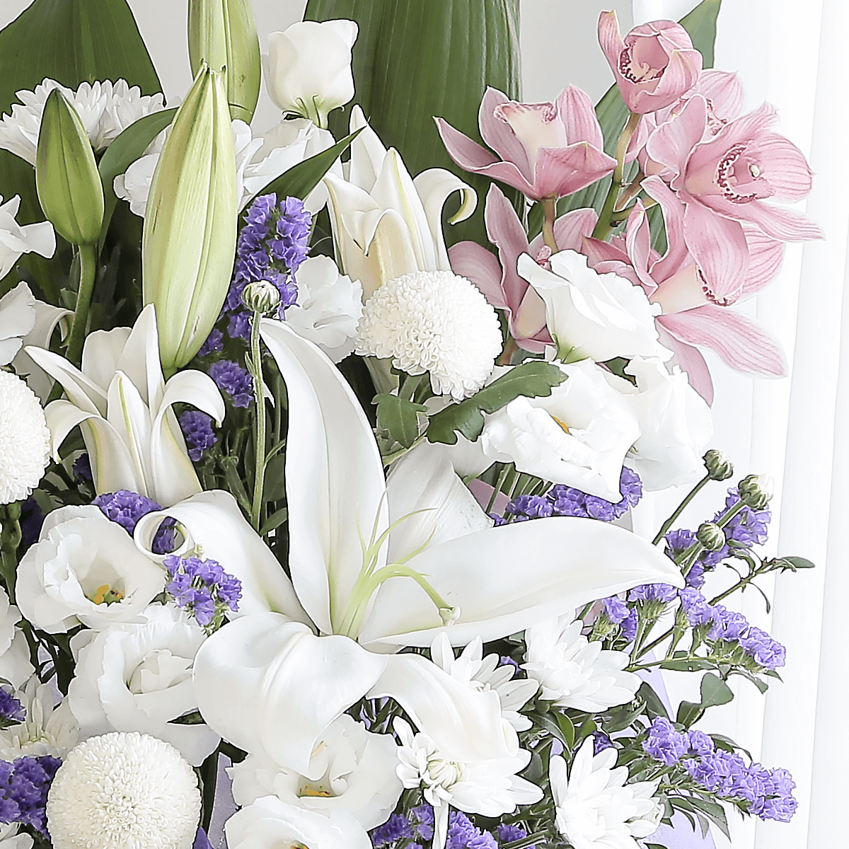 【お供え花・仏花】花瓶の要らないアレンジメント「ボヤージュ ホワイト」(お線香セット)ペットのお供えのお花にもオススメ。花屋の通販|大阪の花屋03