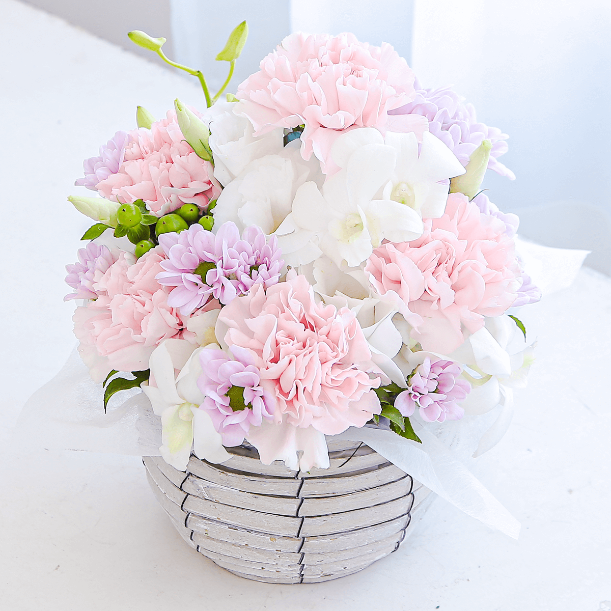 【お供え花・仏花】花瓶要らずでそのまま飾れるアレンジメント「スフレ ホワイトピンク」。ペットのお供えのお花にもオススメ。花屋の通販|大阪の花屋01