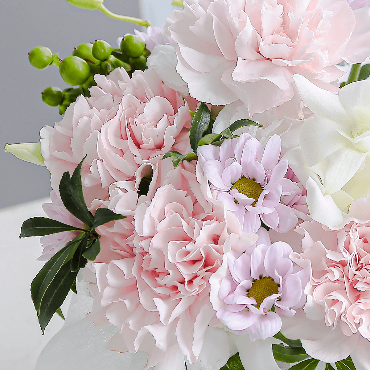 【お供え花・仏花】花瓶要らずでそのまま飾れるアレンジメント「スフレ ホワイトピンク」。ペットのお供えのお花にもオススメ。花屋の通販|大阪の花屋05