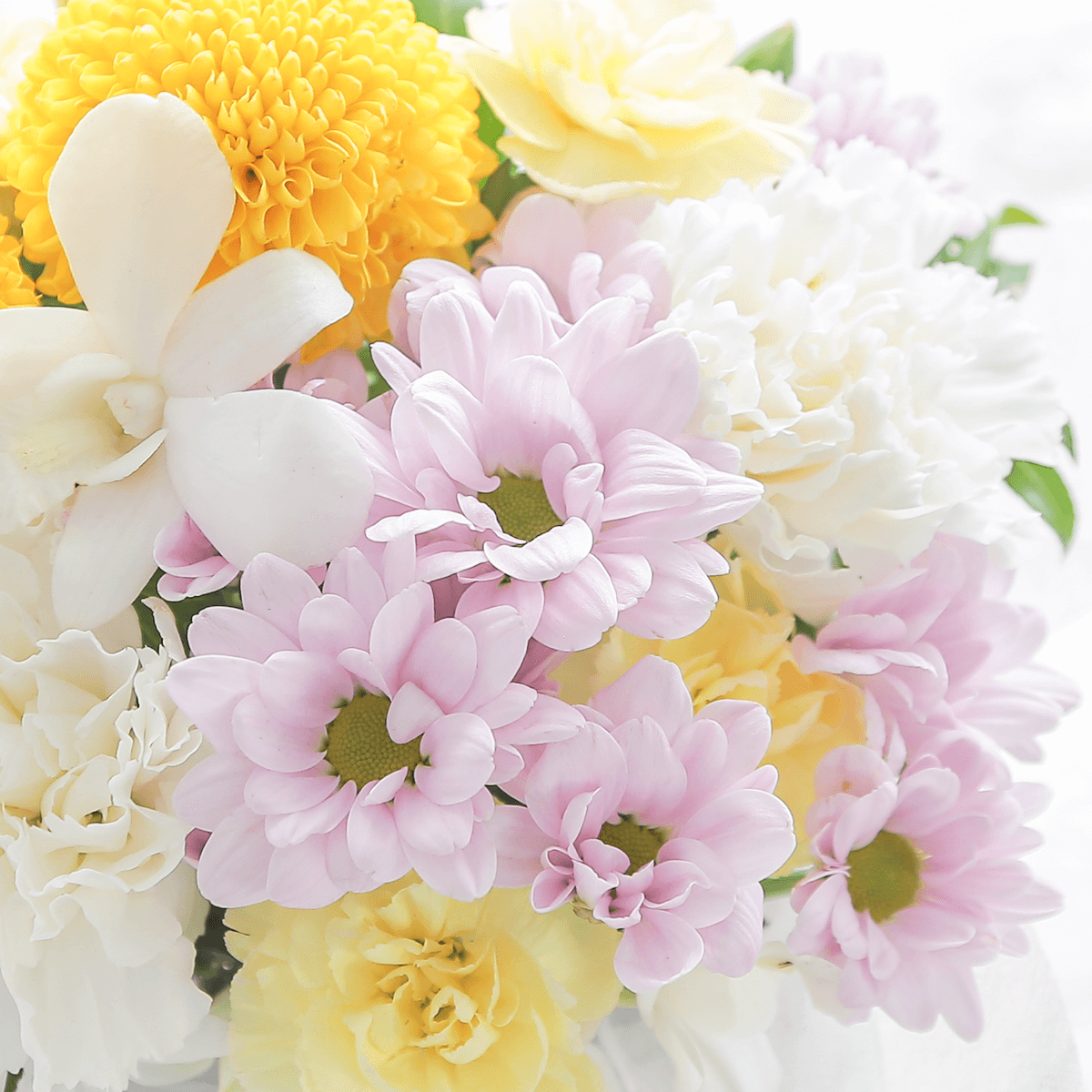 【お供え花・仏花】花瓶要らずでそのまま飾れるアレンジメント「メモワール」。ペットのお供えのお花にもオススメ。花屋の通販｜大阪の花屋04