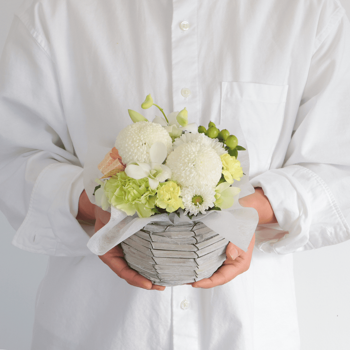 【お供え花・仏花】WEB限定|アレンジメント「メモワール」(白のピンポンマム)