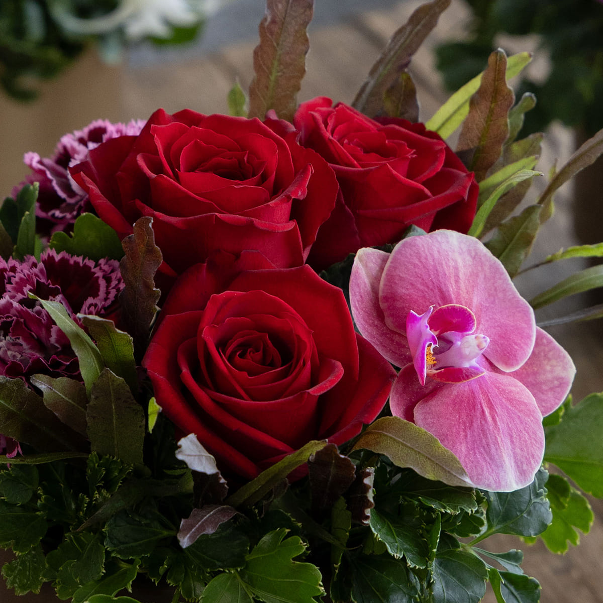 Mother's Day Gift: Fresh Flower Arrangement "Joy!" (Delivery available to Hokkaido and Tohoku)