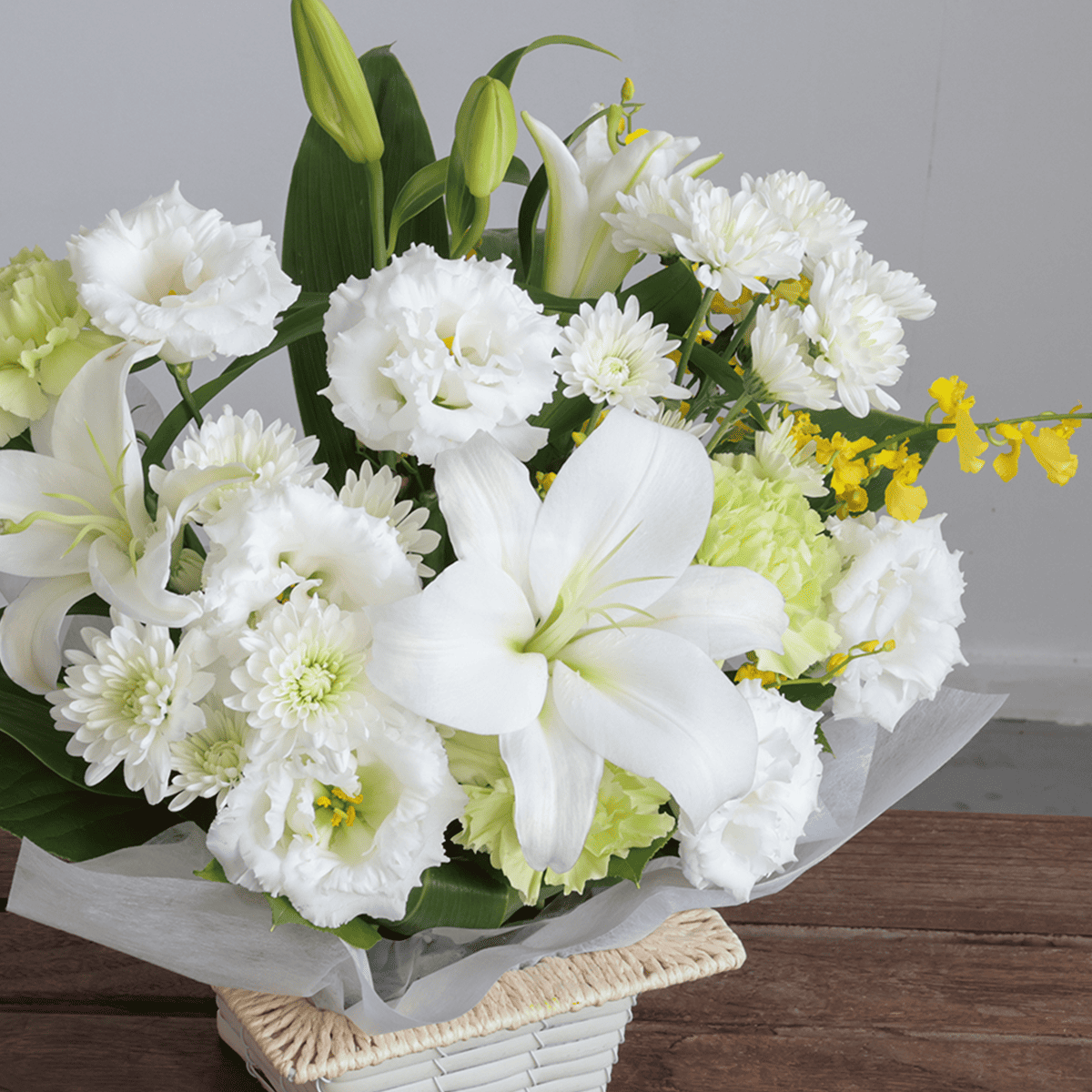 お供え花・仏花】WEB限定｜アレンジメント「レェーヴ グリーン」（白の