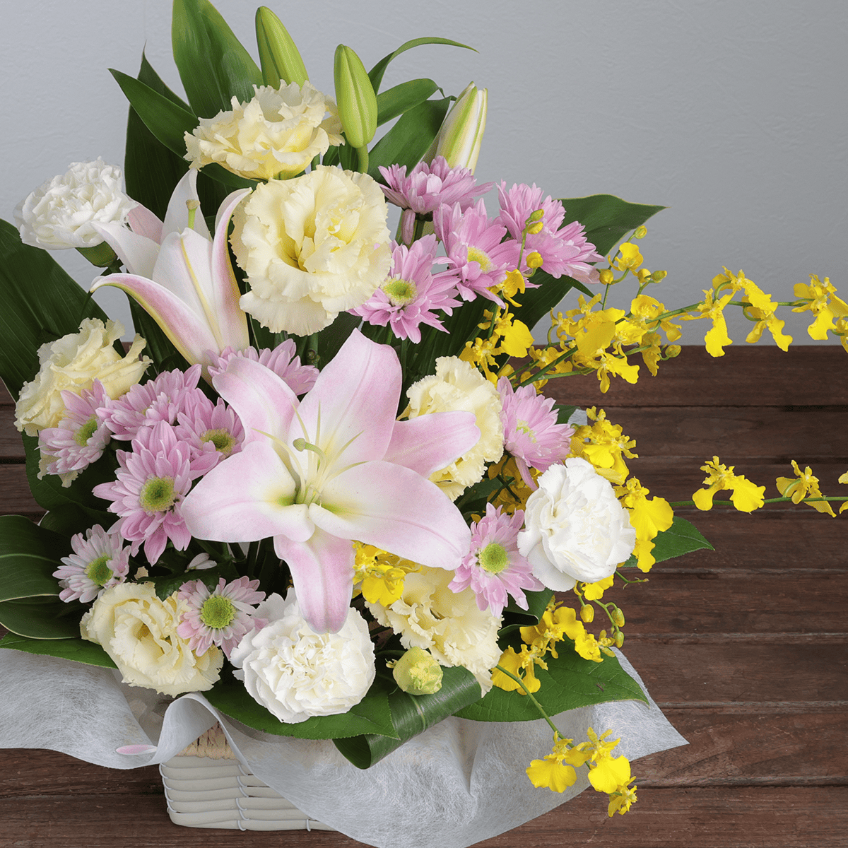 お供え花・仏花】WEB限定｜アレンジメント「レェーヴ」（ピンクのユリ