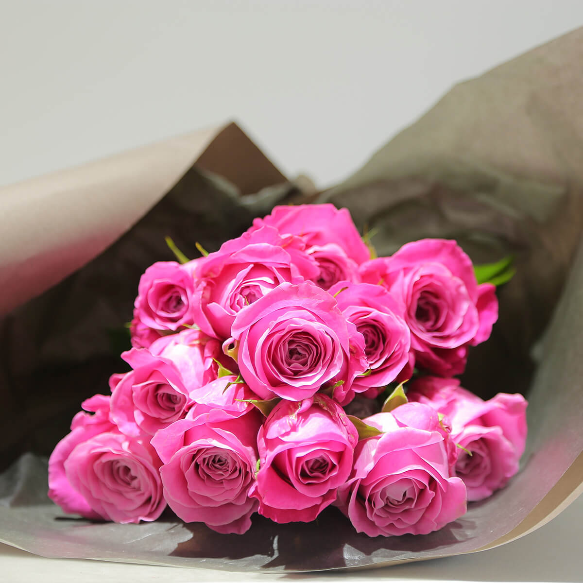 【いい夫婦の日】12本のバラの花束「ダーズンローズ」（ピンク／赤）｜プレゼント用｜花屋の通販｜誕生日／結婚記念日などフラワーギフト05