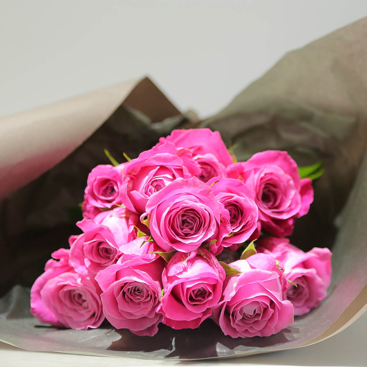 【いい夫婦の日】12本のバラの花束「ダーズンローズ」(ピンク/赤)|プレゼント用|花屋の通販|誕生日/結婚記念日などフラワーギフト05