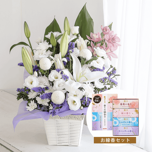 【お供え花・仏花】花瓶の要らないアレンジメント「ボヤージュ ホワイト」(お線香セット)ペットのお供えのお花にもオススメ。花屋の通販|大阪の花屋01