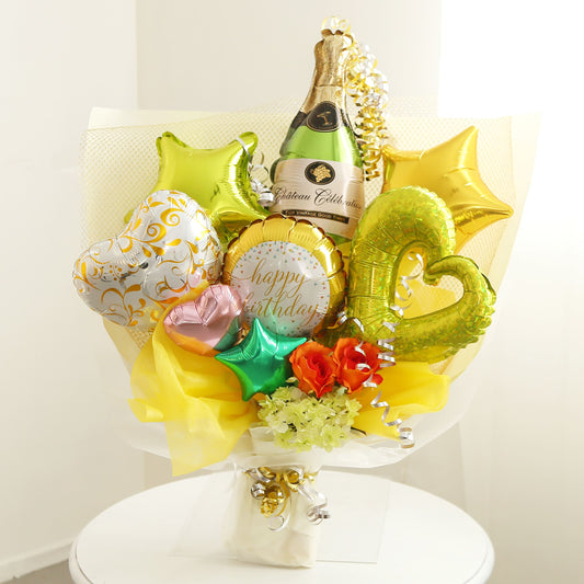 黄色を使った星とハートの豪華な誕生日バルーンギフト