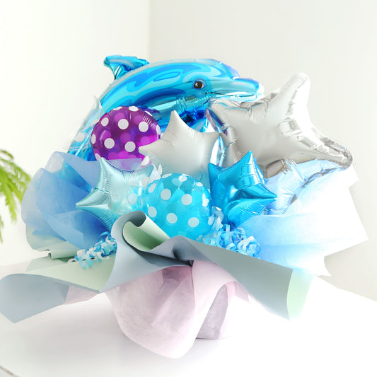 イルカのバルーンが入ったブルー系のバルーンギフト