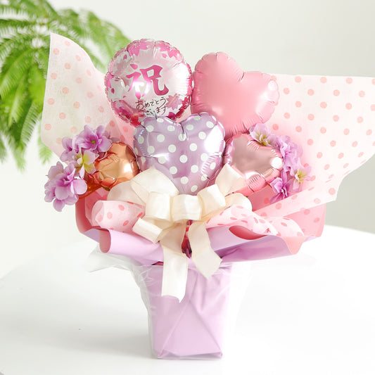 ハートが入ったピンク色のオシャレなバルーンギフト