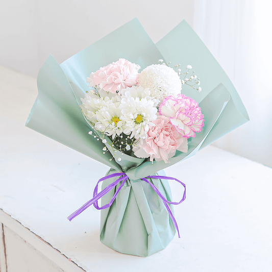 【お供え花・仏花】花瓶要らずでそのまま飾れる花束|スタンドブーケ「アンジュ」。ペットのお供えのお花にもオススメ。花屋の通販|大阪の花屋01