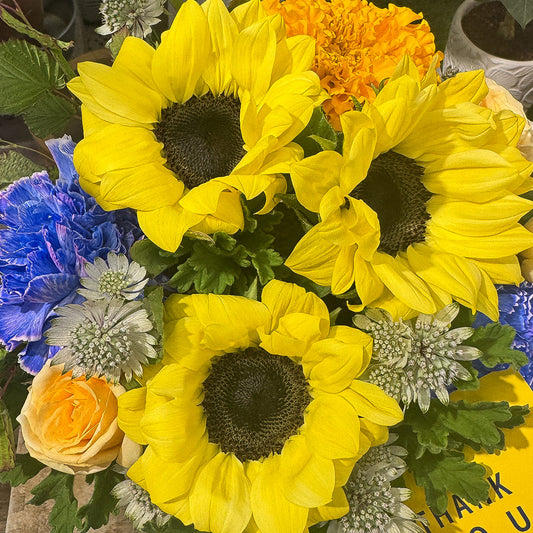 [Sunflower Arrangement] "Resort"