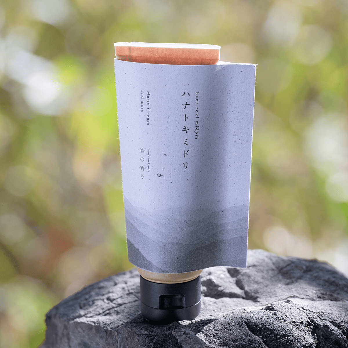 Mother's Day Gift: "Bliss" Dried Flowers | Black Bean Tea and Bean Snack Set (Shipping available to Hokkaido and Tohoku)