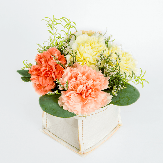 【母の日のプレゼント】生花アレンジメント「にこり」だいだい《北海道・東北配送対応商品》