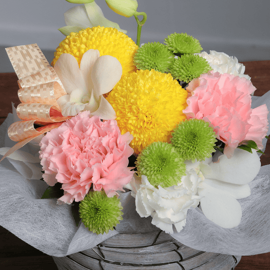 【お供え花・仏花】WEB限定｜アレンジメント「メモワール ピンク」（お線香セット）(黄色のピンポンマム）