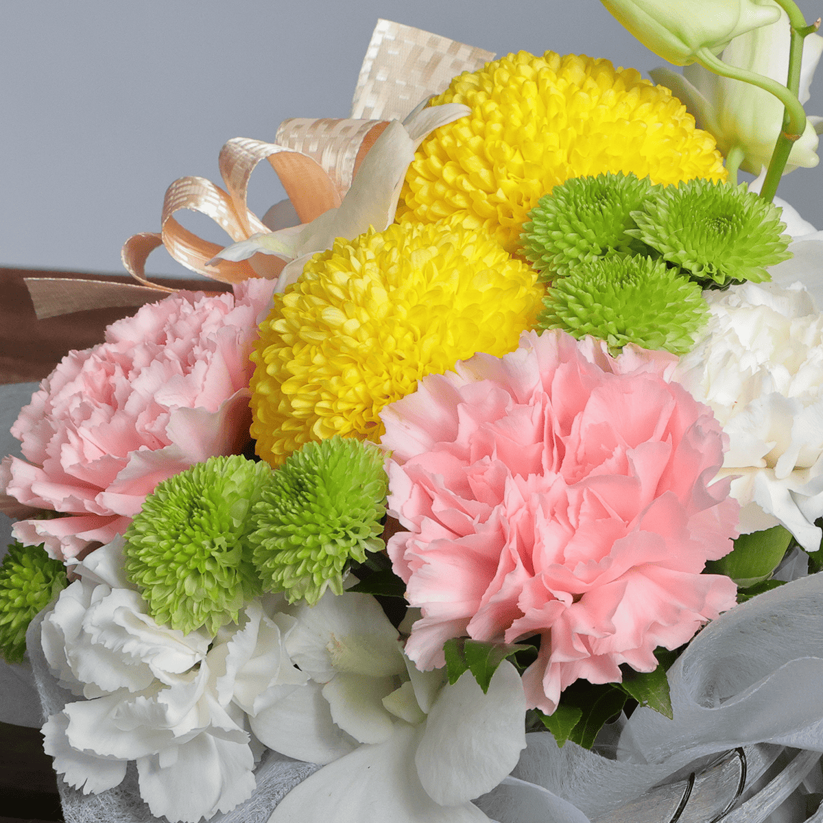 【お供え花・仏花】WEB限定｜アレンジメント「メモワール ピンク」（お線香セット）(黄色のピンポンマム）