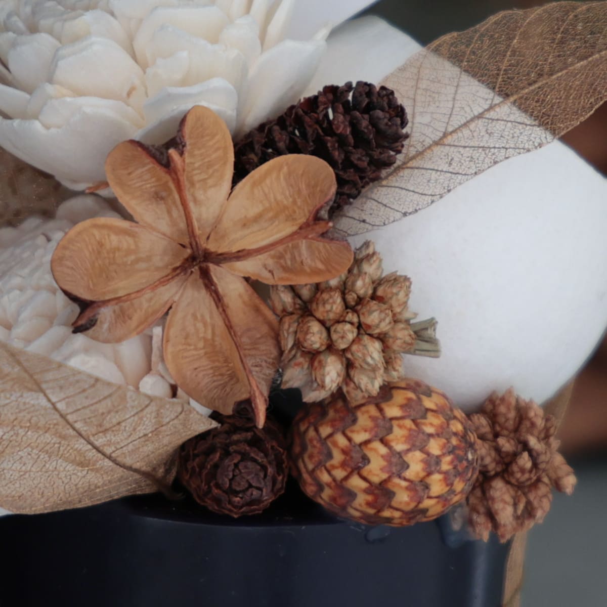 Mother's Day Gift: "Bliss" Dried Flowers | Black Bean Tea and Bean Snack Set (Shipping available to Hokkaido and Tohoku)