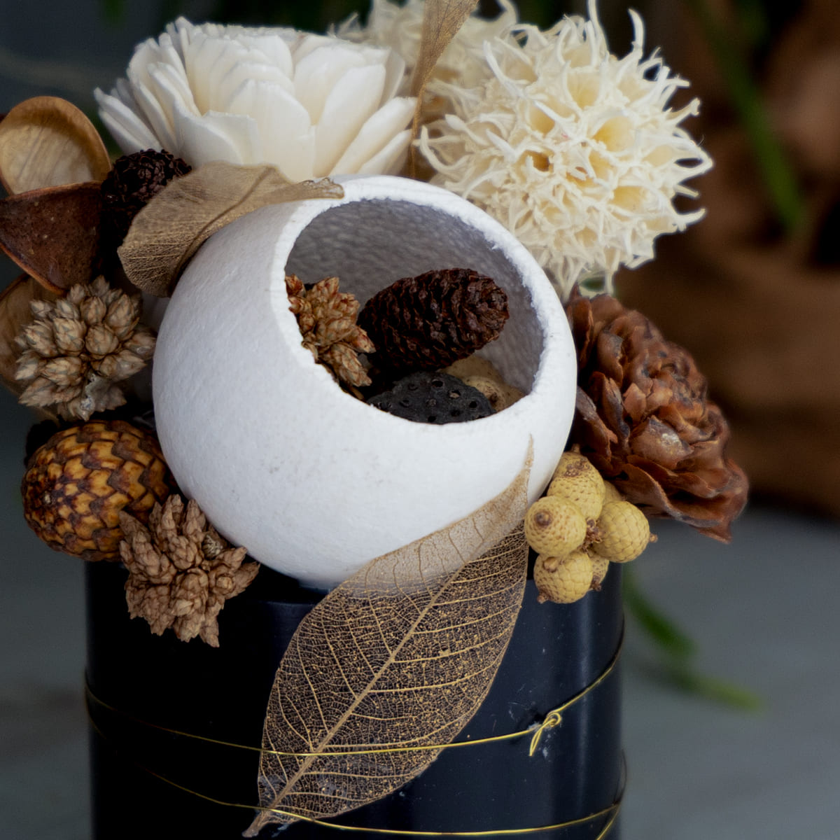 Mother's Day Gift: "Bliss" Dried Flowers | Black Bean Tea and Bean Snack Set (Shipping available to Hokkaido and Tohoku)