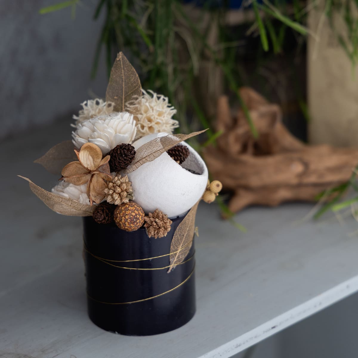 Mother's Day Gift: "Bliss" Dried Flowers | Black Bean Tea and Bean Snack Set (Shipping available to Hokkaido and Tohoku)