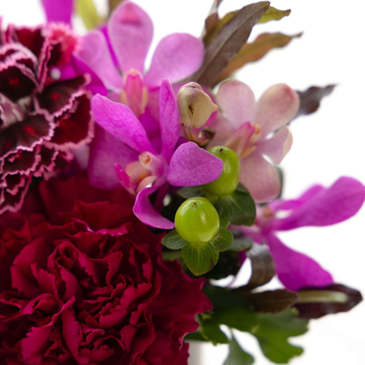 Mother's Day Gift: Pink "Smile!" Flower Arrangement | Black Bean Tea and Bean Snack Set (Shipping available to Hokkaido and Tohoku)