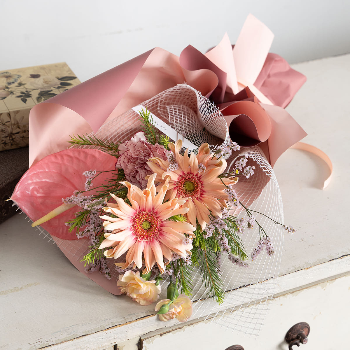 【어머니의 날의 선물】 꽃다발 「Dream 부케」 | 검은 콩 차 · 콩 과자 세트