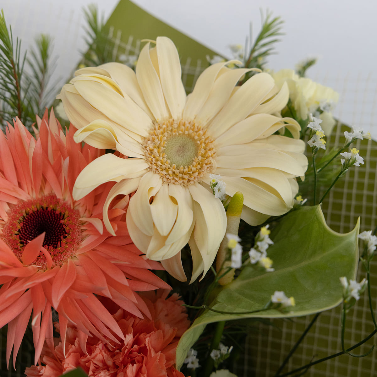 Mother's Day Gift: "Happy Bouquet" Flower Bouquet | Black Bean Tea and Bean Snack Set
