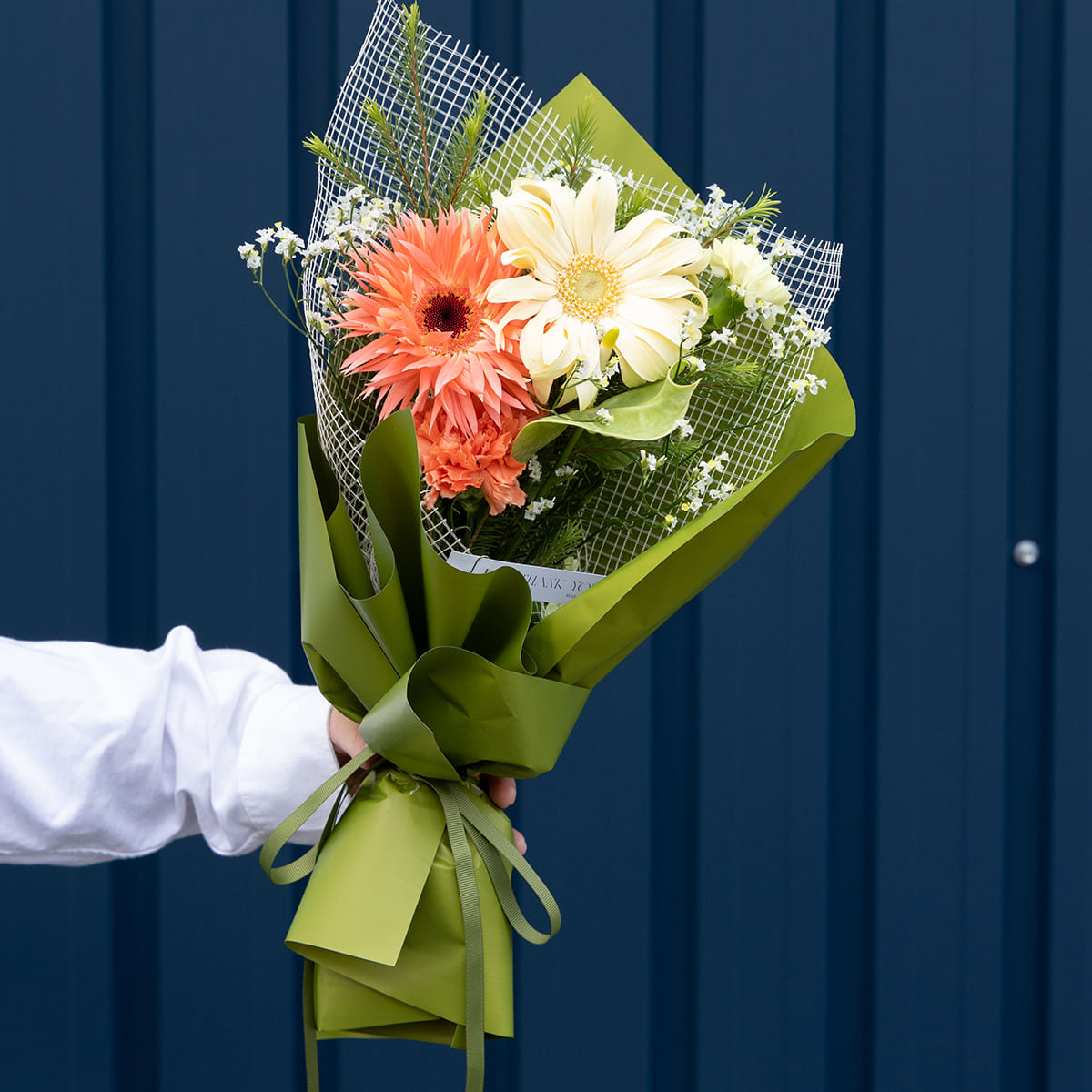 Mother's Day Gift: "Happy Bouquet" Flower Bouquet | Black Bean Tea and Bean Snack Set
