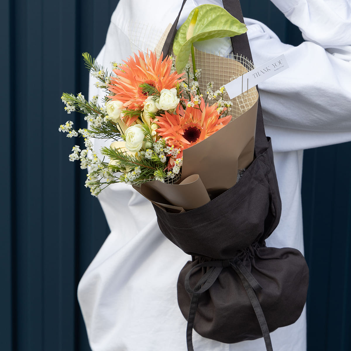 [Mother's Day Gift] Fresh Flower Arrangement "Kirari" Red Hand Cream Set