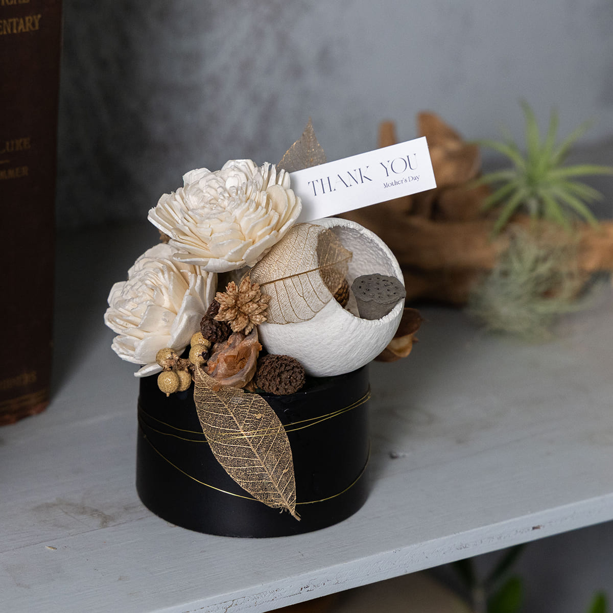 Mother's Day Gift: "Bliss" Dried Flowers | Black Bean Tea and Bean Snack Set (Shipping available to Hokkaido and Tohoku)