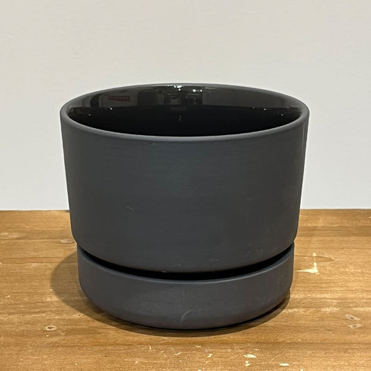 【植木鉢】マットな質感の陶器製鉢 ２色（ホワイト／ブラック）（受け皿付き）