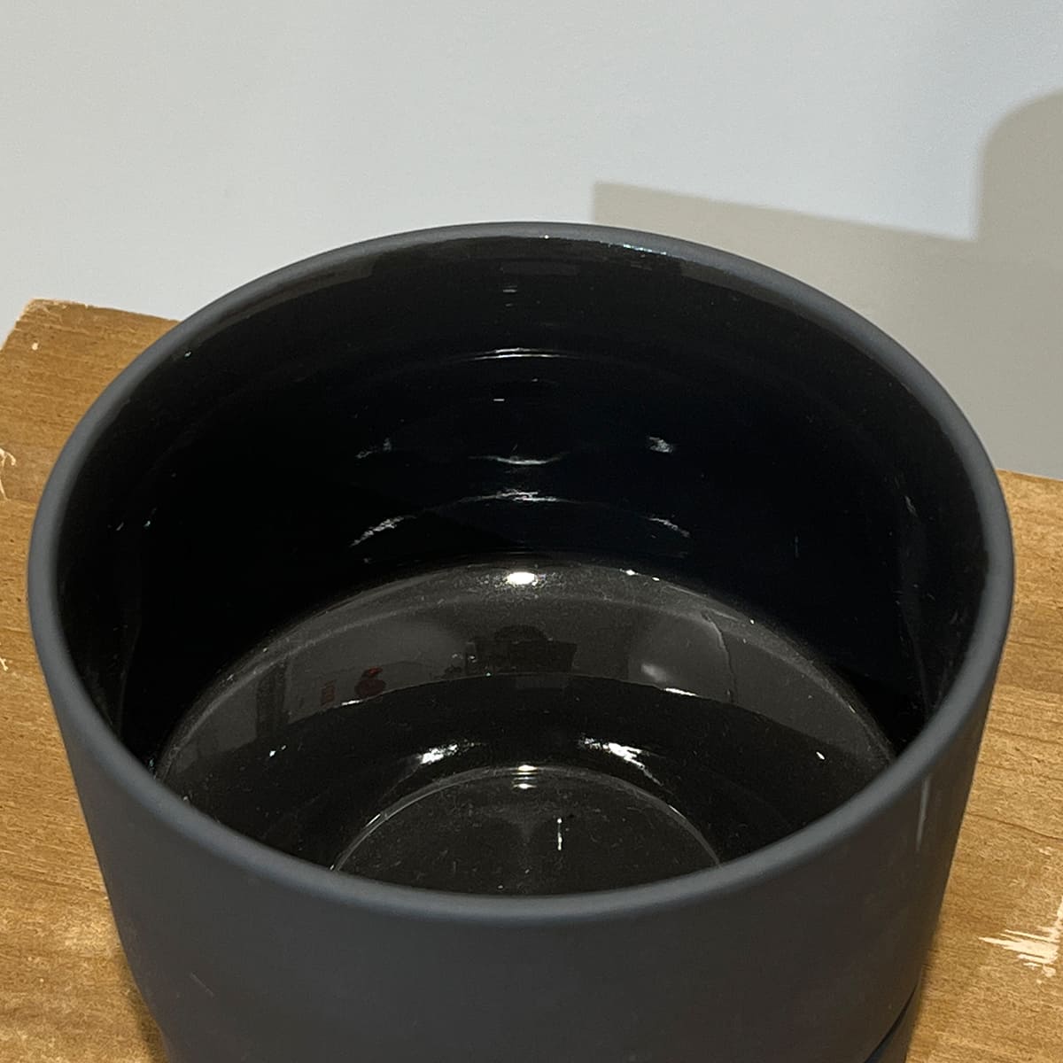【植木鉢】マットな質感の陶器製鉢 ２色（ホワイト／ブラック）（受け皿付き）
