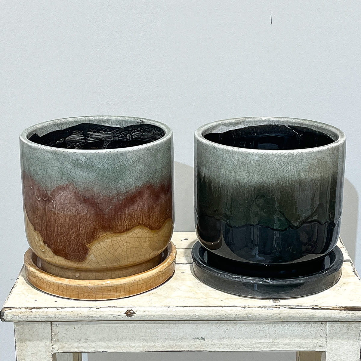 【植木鉢】釉薬のグラデーションが美しい陶器鉢 全２色 Mサイズ（ブラウン／ブラック）（受け皿付き）
