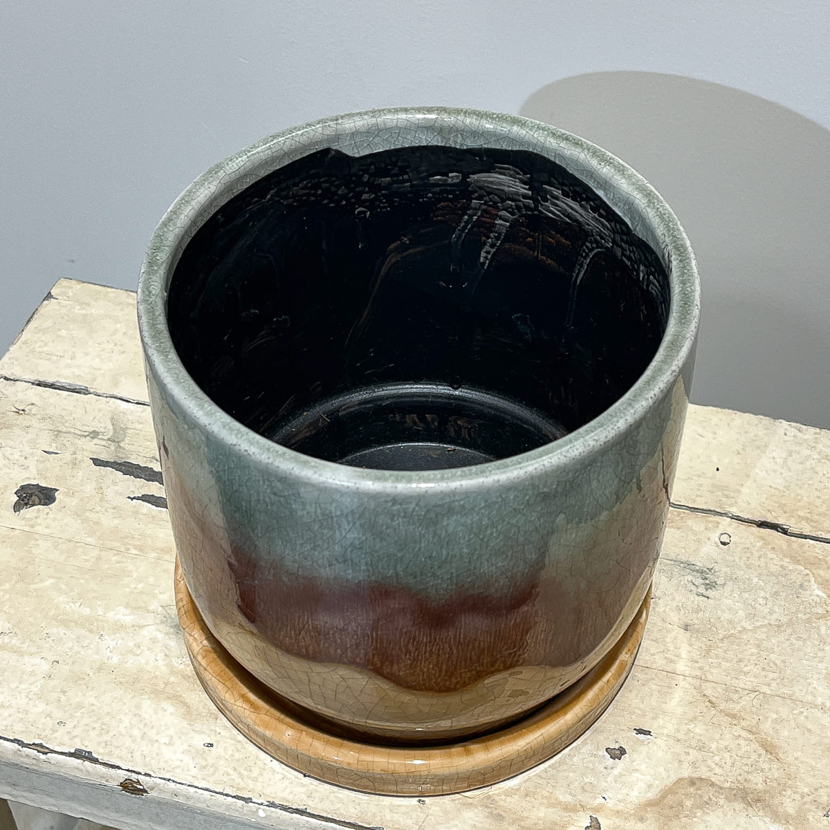 【植木鉢】釉薬のグラデーションが美しい陶器鉢 全２色 Mサイズ（ブラウン／ブラック）（受け皿付き）