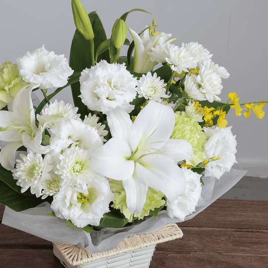 【お供え花・仏花】WEB限定｜アレンジメント「レェーヴ グリーン」（白のユリ）