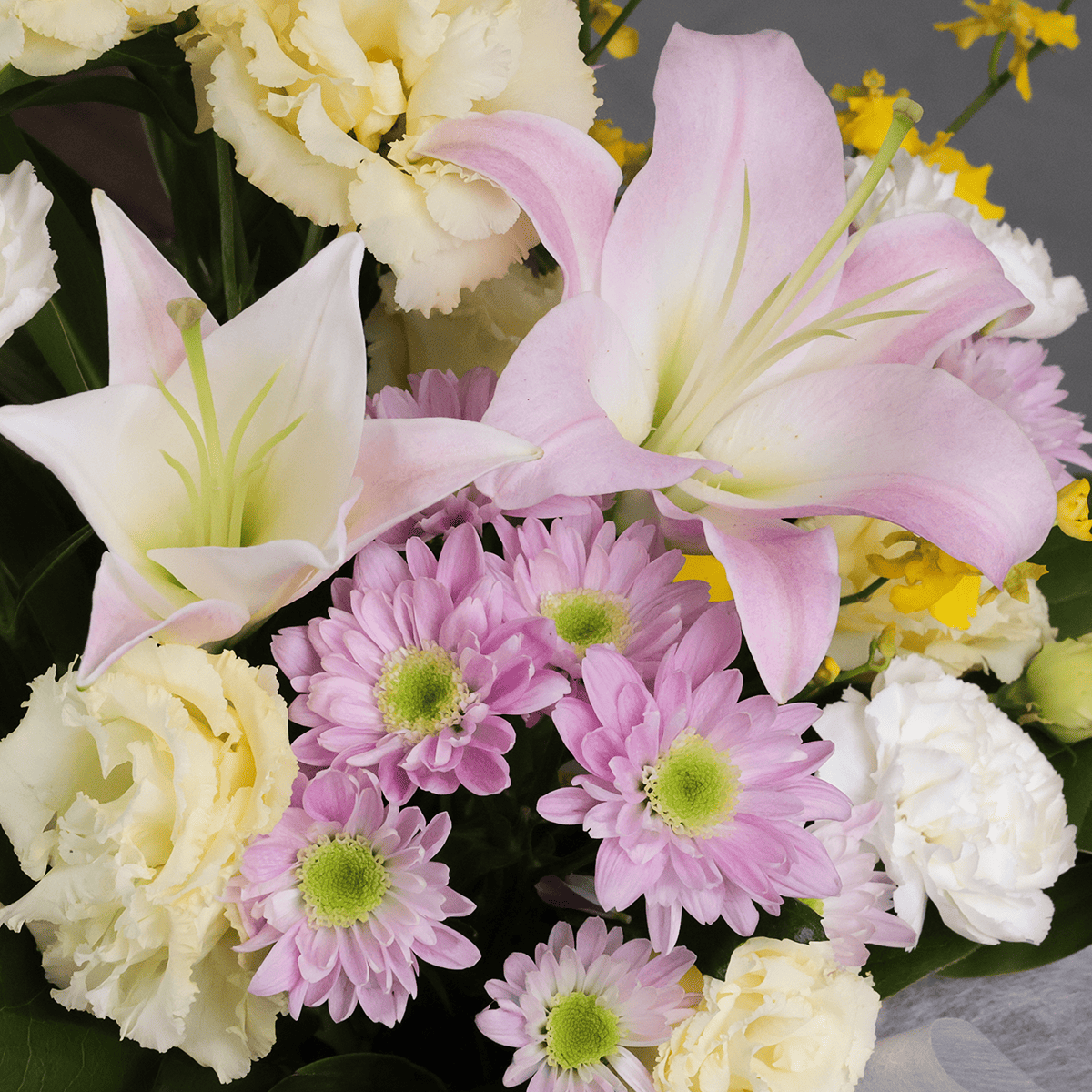 【お供え花・仏花】WEB限定｜アレンジメント「レェーヴ」（お線香セット）（ピンクのユリ）