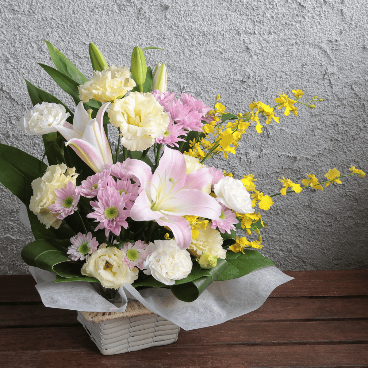 【お供え花・仏花】WEB限定｜アレンジメント「レェーヴ」（お線香セット）（ピンクのユリ）