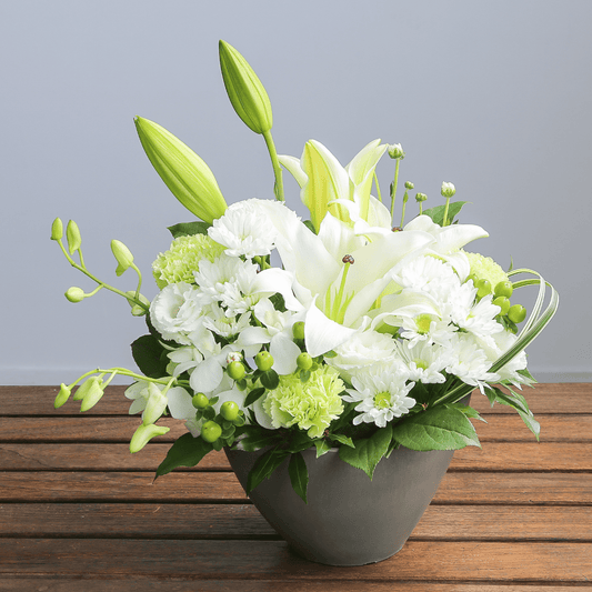 【お供え花・仏花】WEB限定|アレンジメント「プレシャス・メモリー ホワイト」(お線香セット)