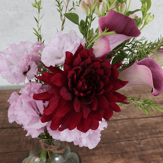 《期間限定》2025年【星座で贈るバースデーブーケ/さそり座/Sサイズ】アストロロジー・ライター Sayaさん監修