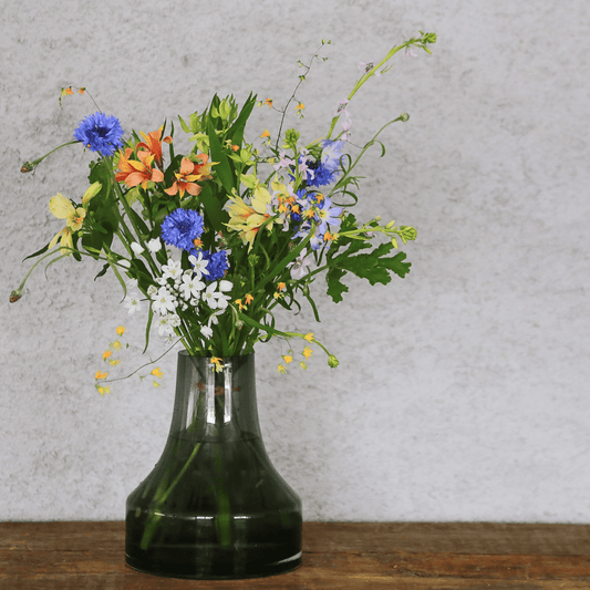 《期間限定》2025年【星座で贈るバースデーブーケ/おうし座/Lサイズ】アストロロジー・ライター Sayaさん監修