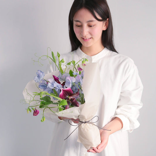 《期間限定》【星座で贈るバースデーブーケ/みずがめ座/Sサイズ】アストロロジー・ライター Sayaさん監修